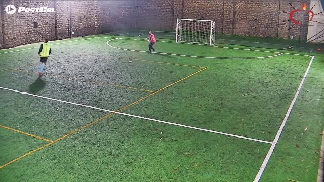 Camera 2. Golazo !